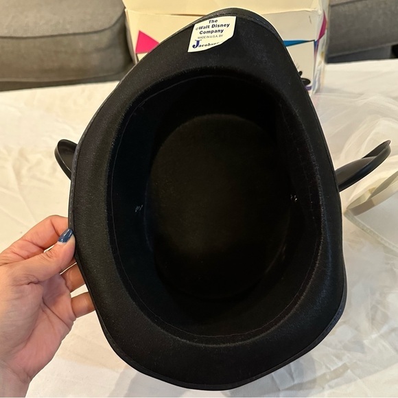 Vintage Walt Disney World Retired Bride And Groom Ears Top Hat &Box Mickey Mouse